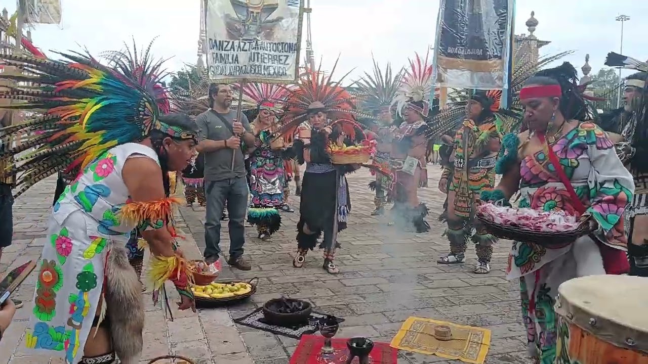 Iniciando la fiesta de los 100 años danza autóctona familia Gutiérrez bailada en Zapopan 5/10/2025