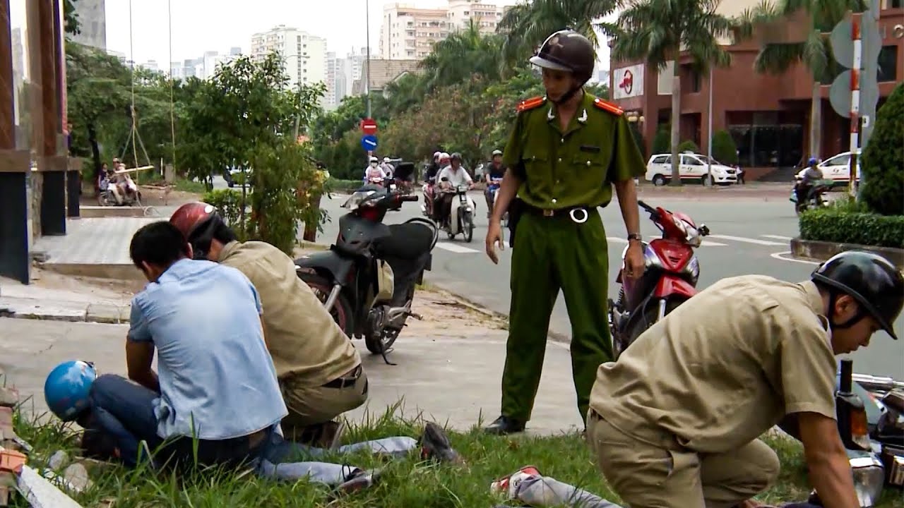 Tên cướp xui xẻo, gặp ngay cảnh sát cùng cao thủ võ thuật phối hợp khống chế | Phim Hình Sự 2025