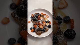 Croissant french toast 🥐🍓 #breakfast #asmr #satisfying #frenchtoast #yum #thatgirl #breakfastideas