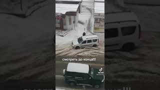 Когда Прохожий Не Проходит Мимо, А Реально Помогает!