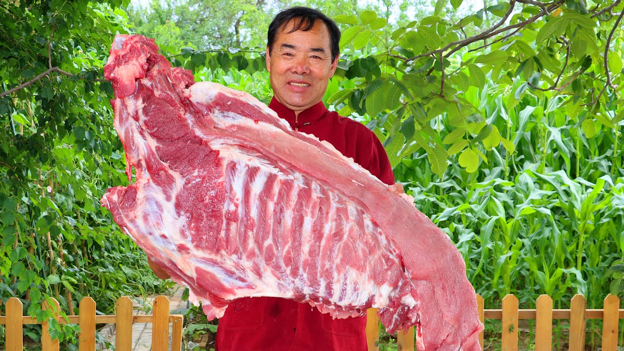 Giant Pork Ribs Stewed with Heaps of Ginger — Spice Up and Warm Your Soul!