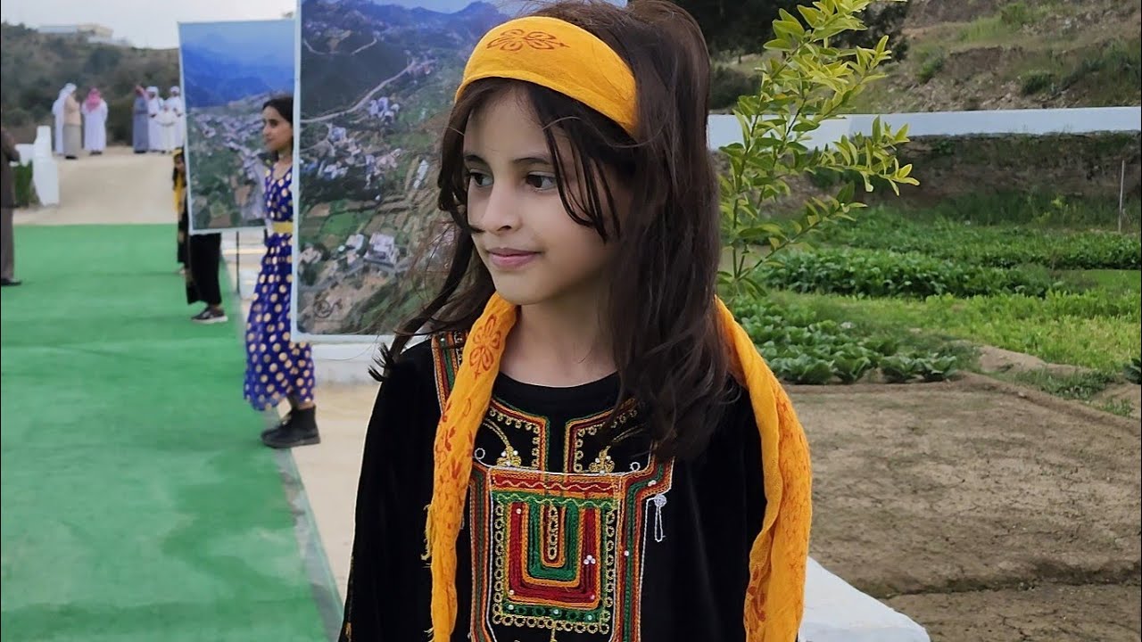 فلكلور  العرضة الشعبية للأحتفاء بيوم التاسيس 🇸🇦🇸🇦 قرية الأطلال بمحافظة المندق - السبت 14-8-1445