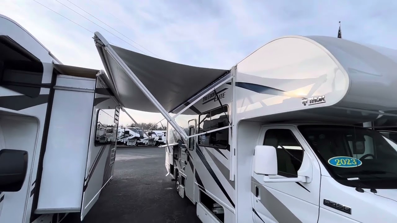 The Classic Class C Motor Home! Thor Freedom Elite 27FE