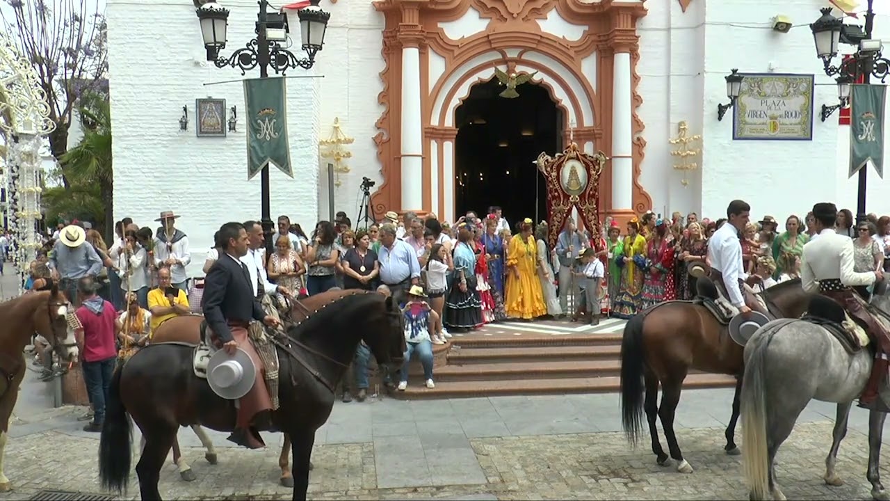 ROMERÍA 2022-Paso de hermandades filiales por la Parroquia de la Asunción.
