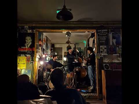 'Blues Connotation' Tom Ford, Jon Thorne & Chris Jones Jazz Trio live @ Sounds + Grounds