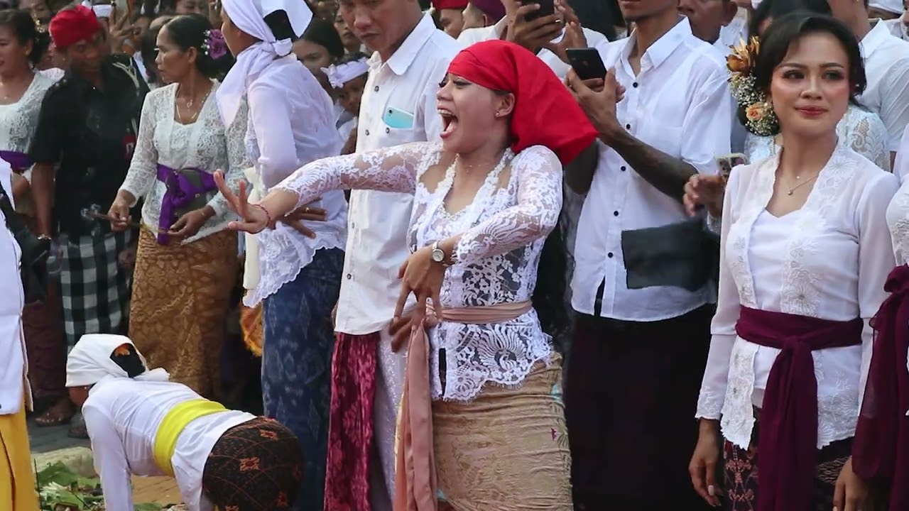 Wayonan Pura Dalem Purwa Desa Adat Penglatan 2023