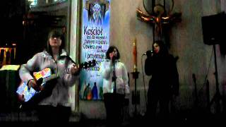 Video thumbnail of "Emmanuel- Bóg jest zawsze między nami."