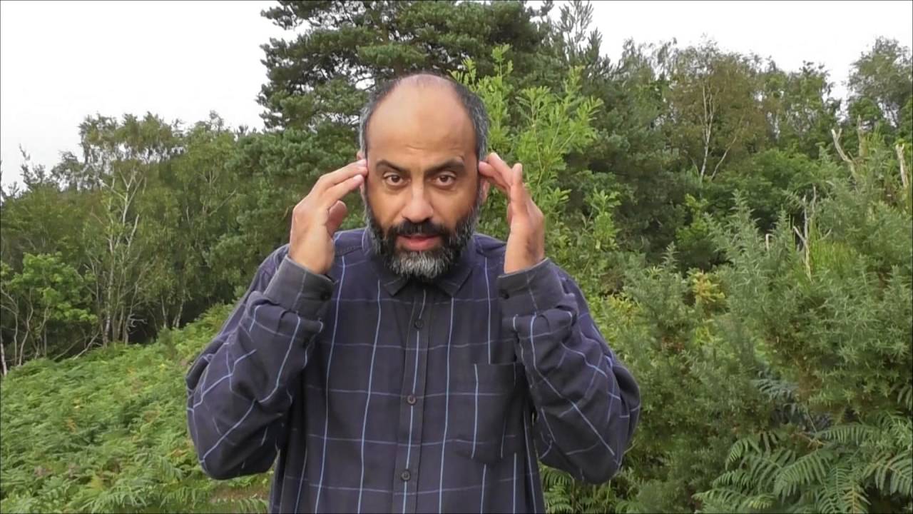 هاني طاهر يعلن خروجه من الجماعة الأحمدية