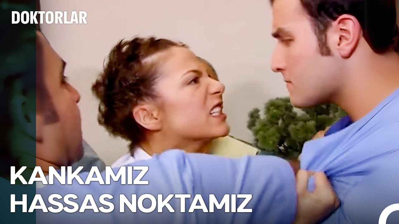 Asistan Savaşları #45: Zenan, Ela Hakkında Konuşanlara Haddini Bildirdi - Doktorlar