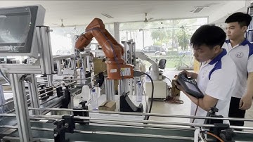 Video vận hành robot và dây chuyền sản xuất nước đóng chai
