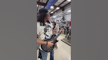 Slash GUNS N ROSES visits and tests guitars at Gibson #gunsnroses