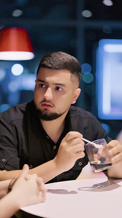 Киімдегі қисық азиялық әйелдер қатты трахает алады