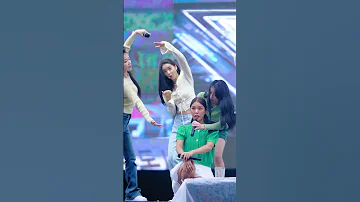 미미 때문에 빵터진 승희 오마이걸 OH MY GIRL Seunghee Bursts Out Laughing Because Of Mimi 230506 하동세계차엑스포 직캠 
