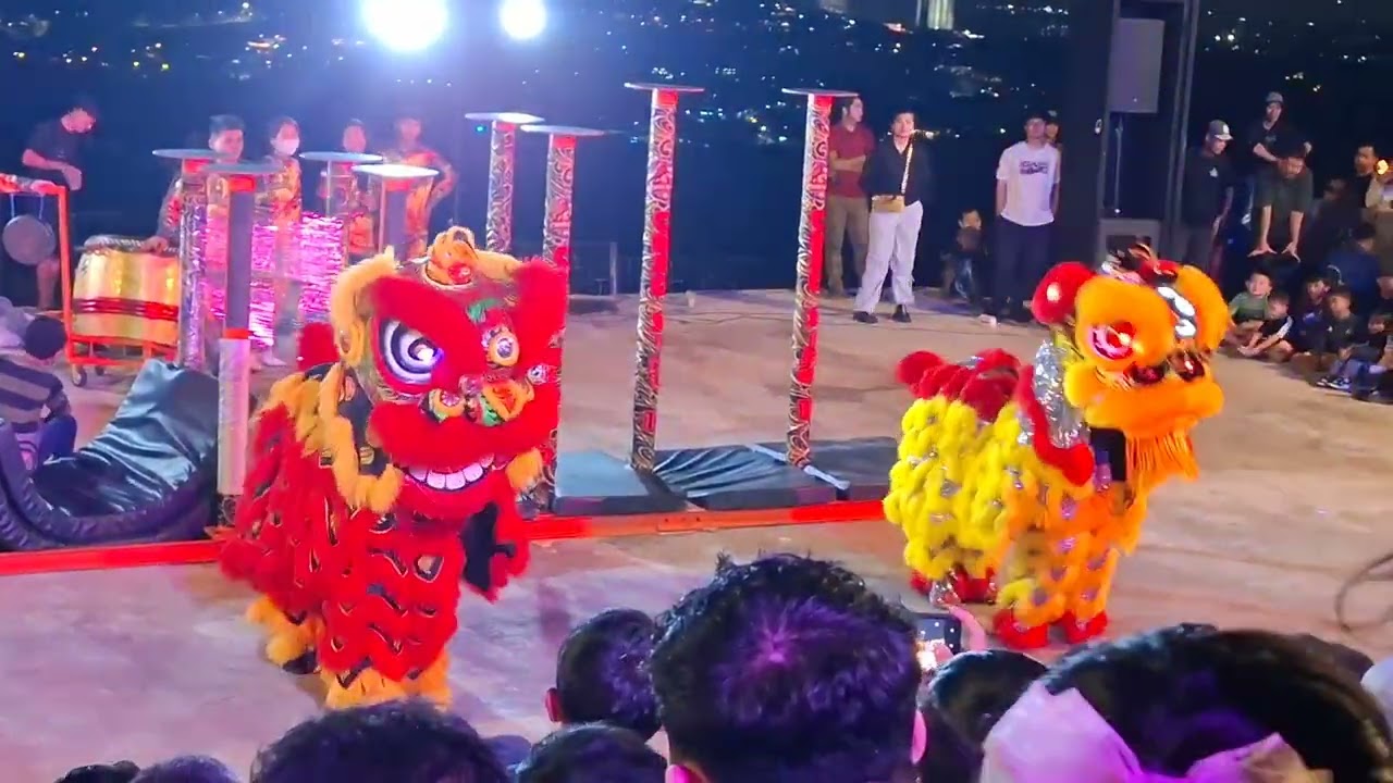 Menonton barongsai