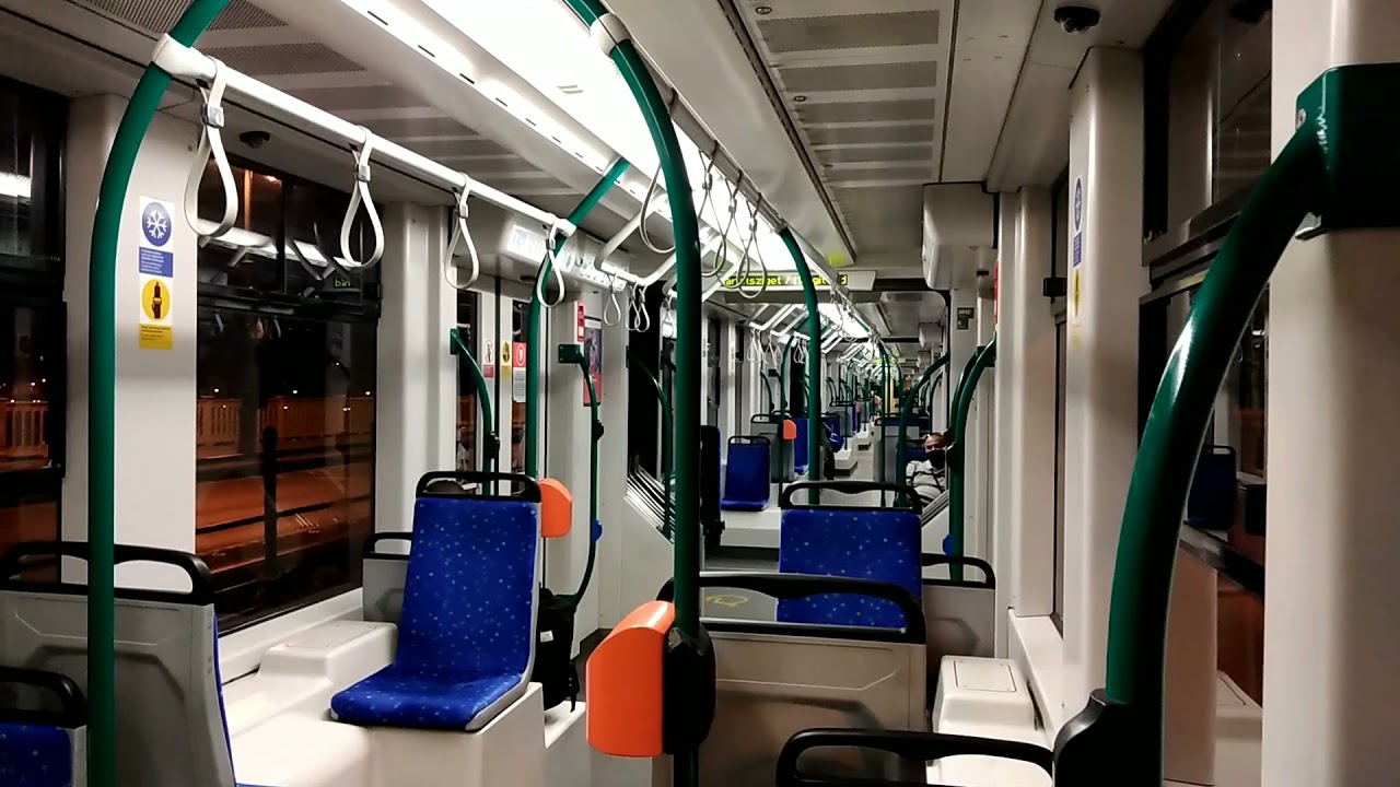 Egy év után újra éjszakaizunk! Ilyen a hajnali Combino és Budapest egyik leghosszabb buszvonala!