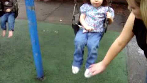 Rori & Lena Swinging