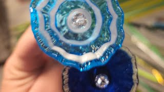 Making striped glass poppies with floating cubic zirconia and glass leaves