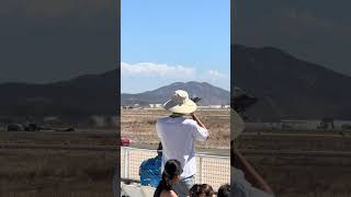 US Marine Corps F35B and F/A18 double landing. MCAS Miramar Airshow 25/09/26. Awesome