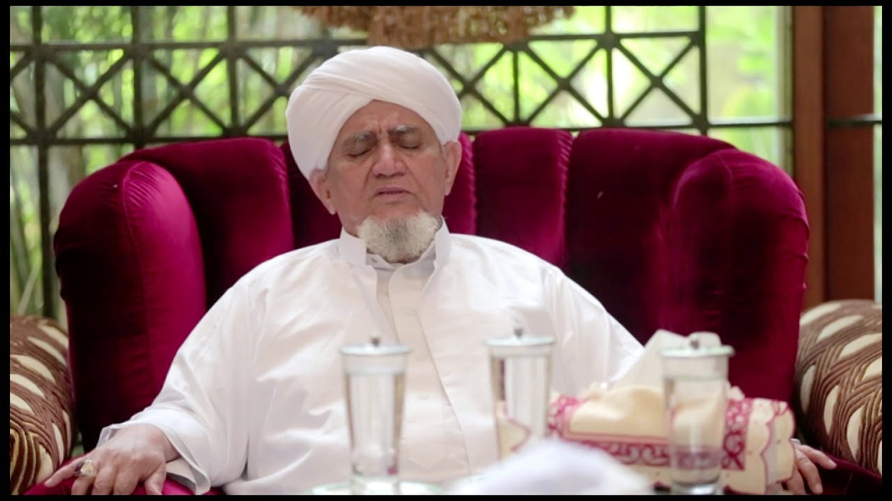 قصيدة: الحمدلله لي مايحتصر فيض فضله.. للإمام الحبيب أبي بكر العدني بن علي المشهور وبحضوره