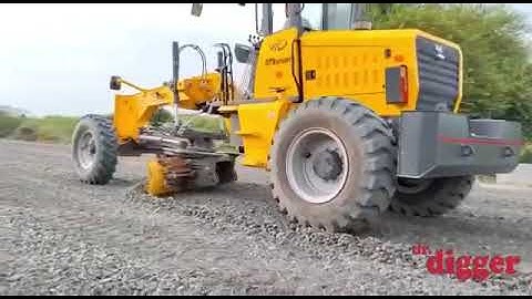 Mahindra G75 Smart - 4 wheel Motor Grader