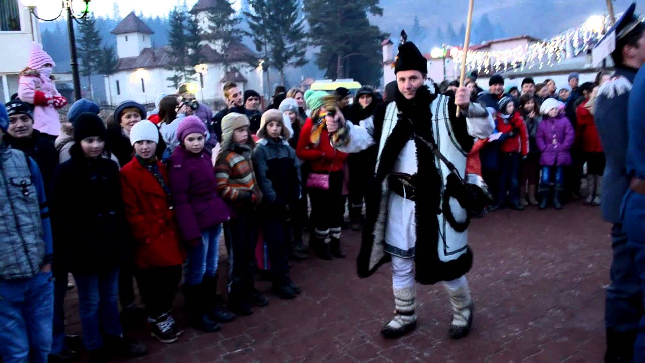 DATINI SI OBICEIURI DE ANUL NOU IN BROSTENI