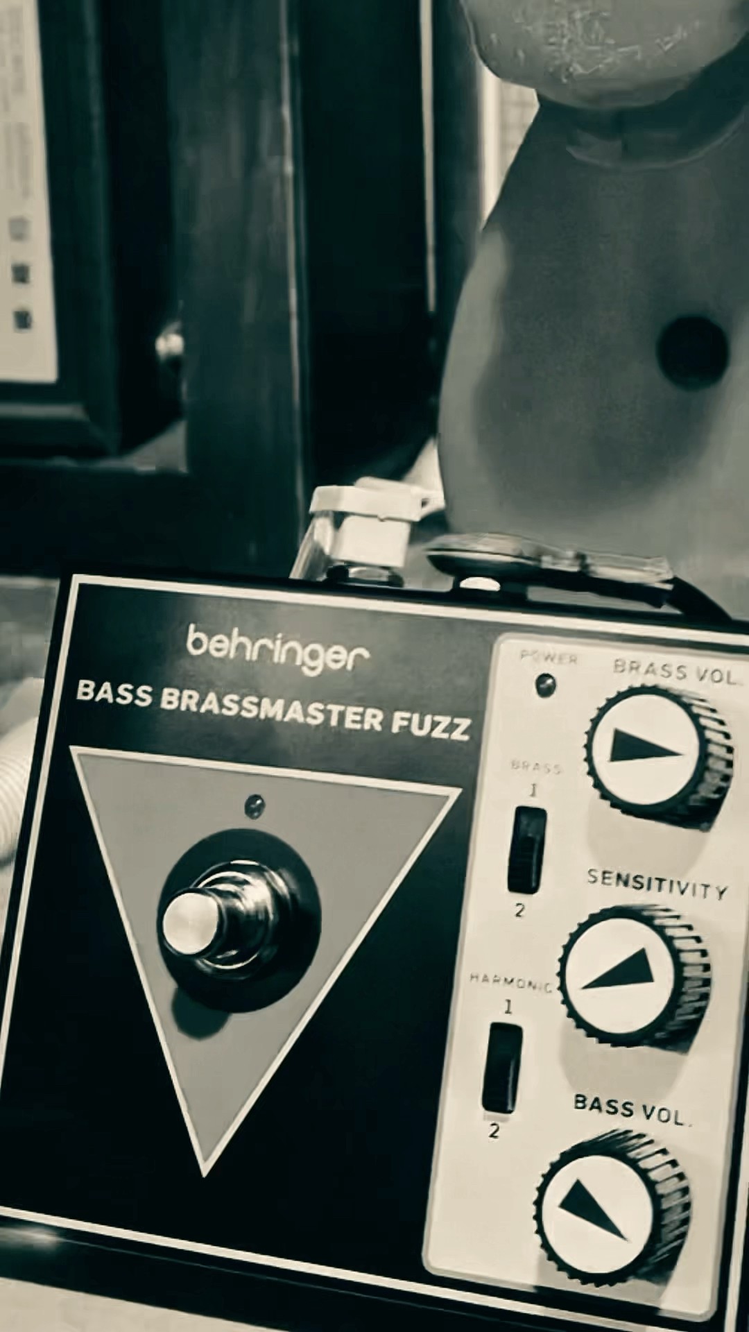 Behringer Bass Brassmaster Fuzz Pedal and some Fender Strat
