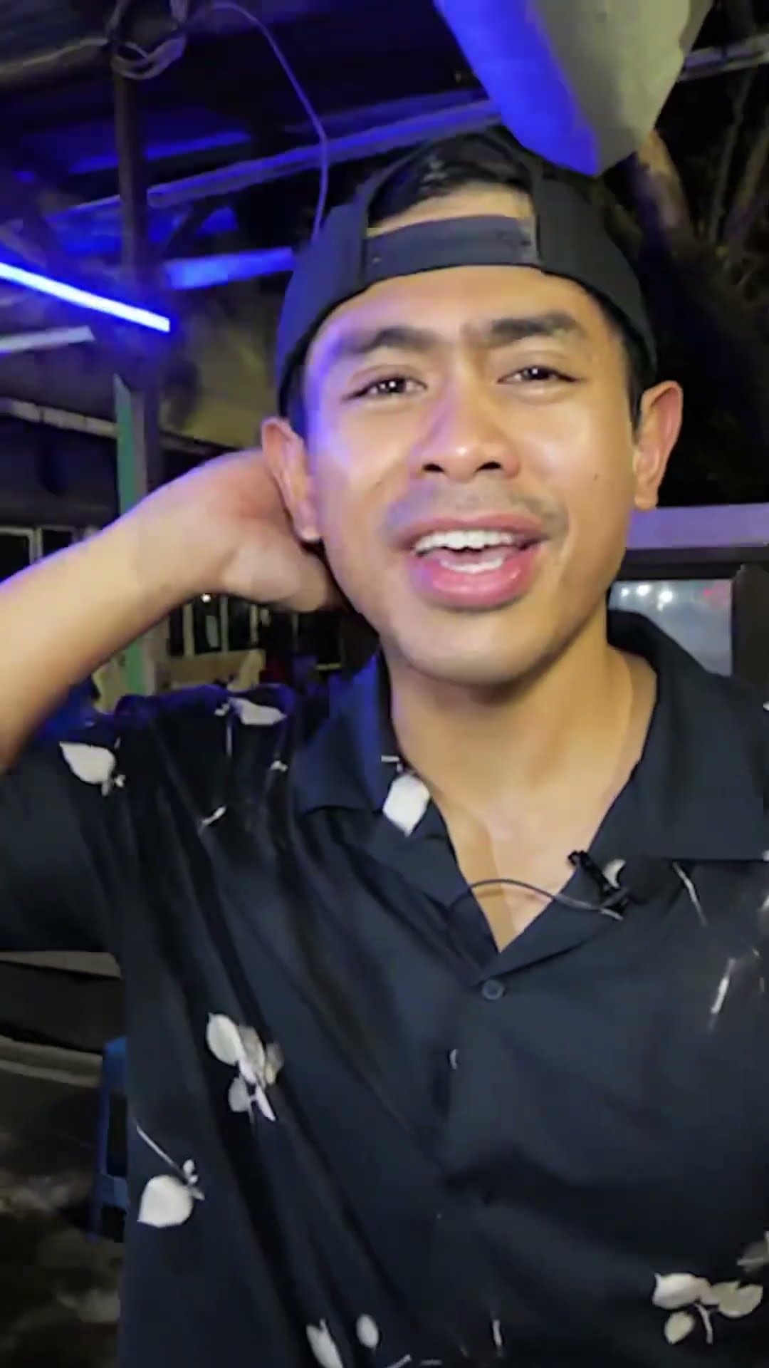 Tanboy kun nraktir nasi goreng di surabaya!