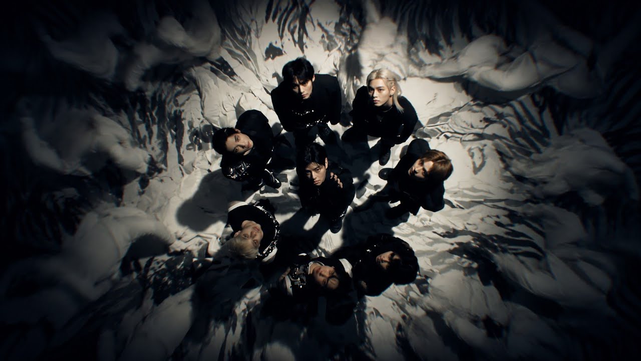 STRAY KIDS - RUN IT | World Tour 2026 🔥 Epic Performance MV - YouTube
