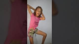 Menina Dançando Anitta