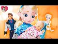 👶¡Elsa Junior Conoce A Su Nuevo Hermanito! - Princesas de Disney