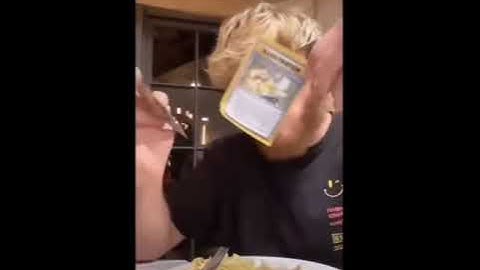 Logan paul buy a $2mil Pokémon card that turn out to be fake