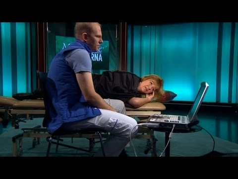 Malou prövar ett ultraljudstest - Malou Efter tio (TV4)