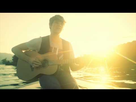Ver Damian Lynn - Let The Chips Fall (Where They May) (Official Video) en YouTube