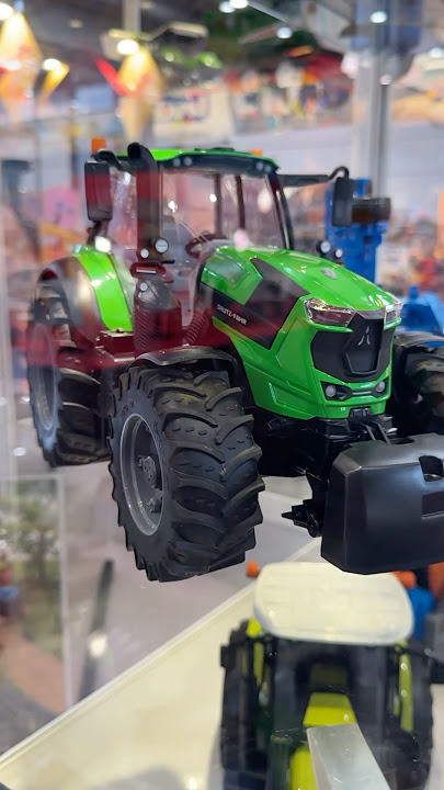 New Bruder Tractor Deutz Fahr 8260