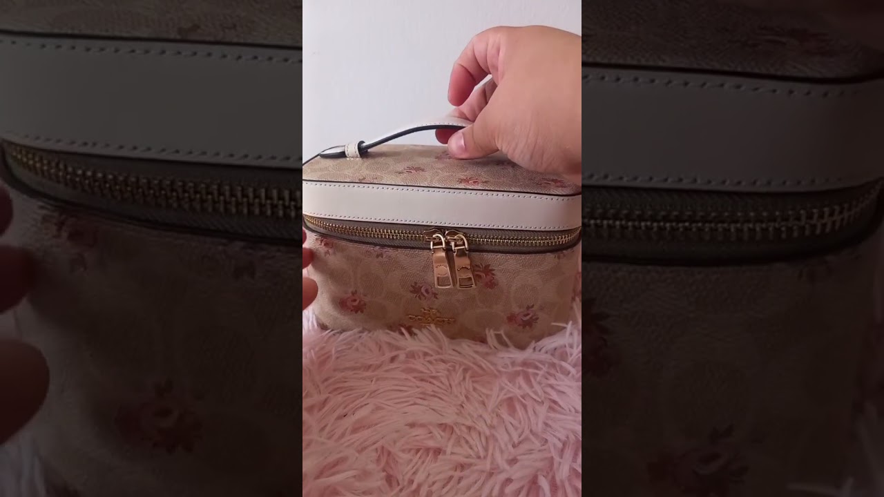 Coach cosmetic case in the floral print 🤩 