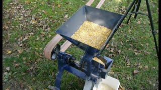 Antique Corn Cracking Machine by TimTools99 1,624 views 1 year ago 1 minute, 24 seconds