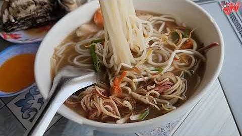 Đặc Sắc Bún Nước Lèo Lề Đường Nấu Từ Mắm Cá Sặc Với Đầu Cá Lóc Siêu To ở Sông Đốc | Tủm Tỉm TV
