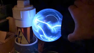 Plasma globe energised by a Tesla coil 