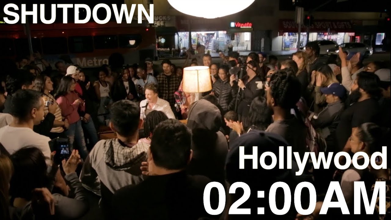 Play: Stephen shuts down Hollywood Boulevard at a piano