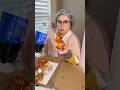 COMPARTI CON MI ABUELA @alfredolarin #comedy #humor #comedia #youtubeshorts #shorts