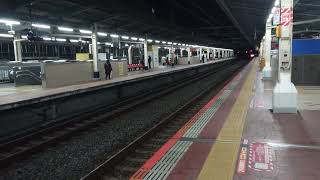 【路線記号】京葉線 新浦安駅 3番線 ホーム 発車標 - 255系 通過（4K）