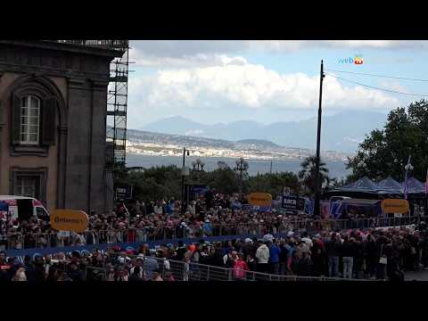 Video Giro d'Italia, lo spettacolare arrivo al Plebiscito