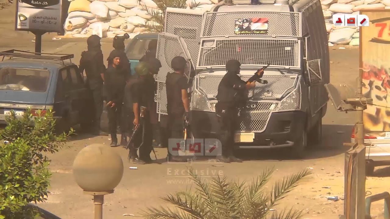 خاص | لحظة اطلاق الرصاص الحى من قبل عناصر الداخلية بمحيط ميدان رابعة