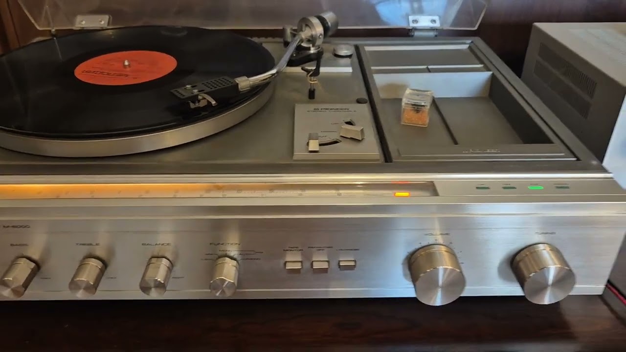 Pioneer M-6000 - YouTube