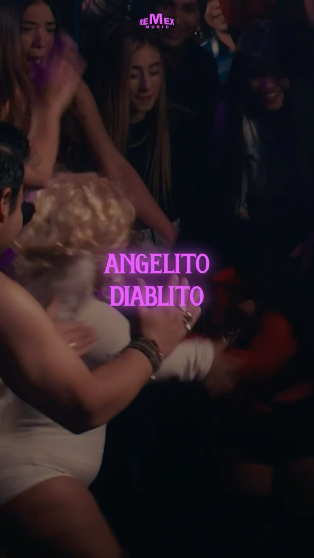 Una pelea a muerte... ??#AngelitoVsDiablito de Kikin y los Astros por YouTube?¡DALE PLAY!
