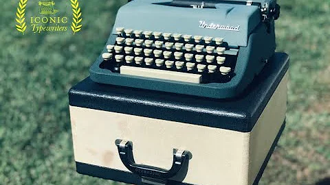 1956 Underwood Leader Typewriter