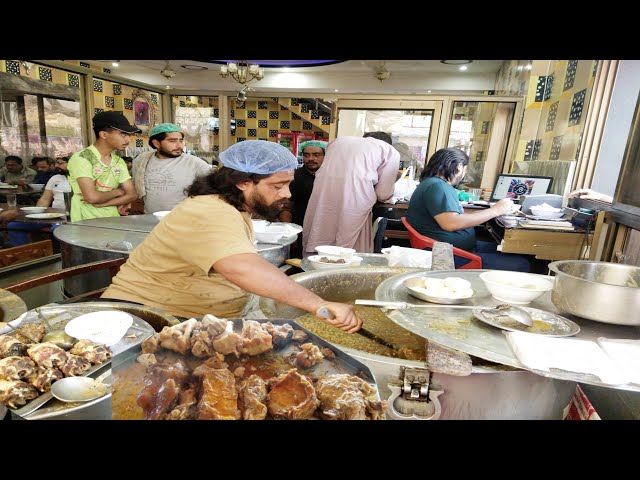 Lahore k Famous Murgh Chanay | Chacha Cheeka Chanay Township Lahore | Anda Chanay | Lahori Nashta class=