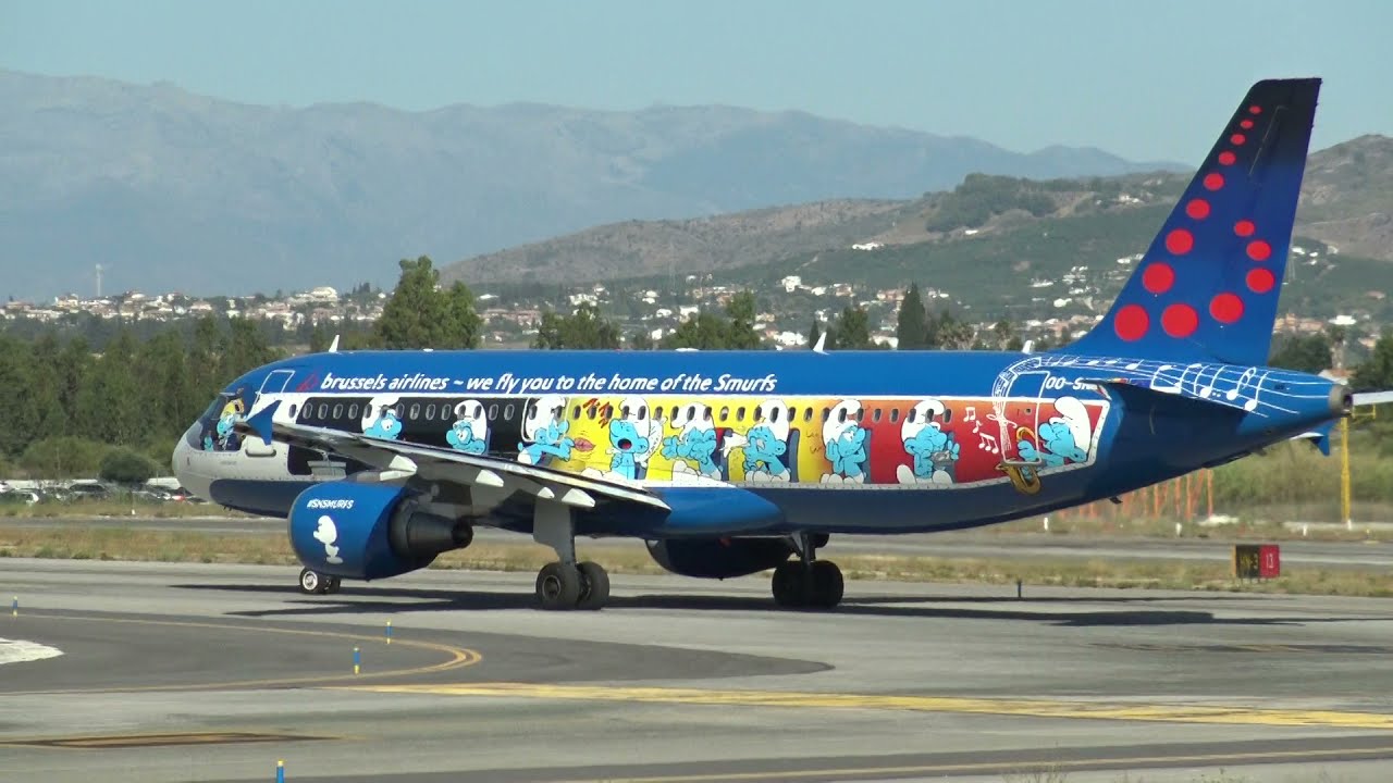 Brussels Airlines Airbus 320 OO-SND Taxing Malaga LEMG THE SMURFS LIVERY
