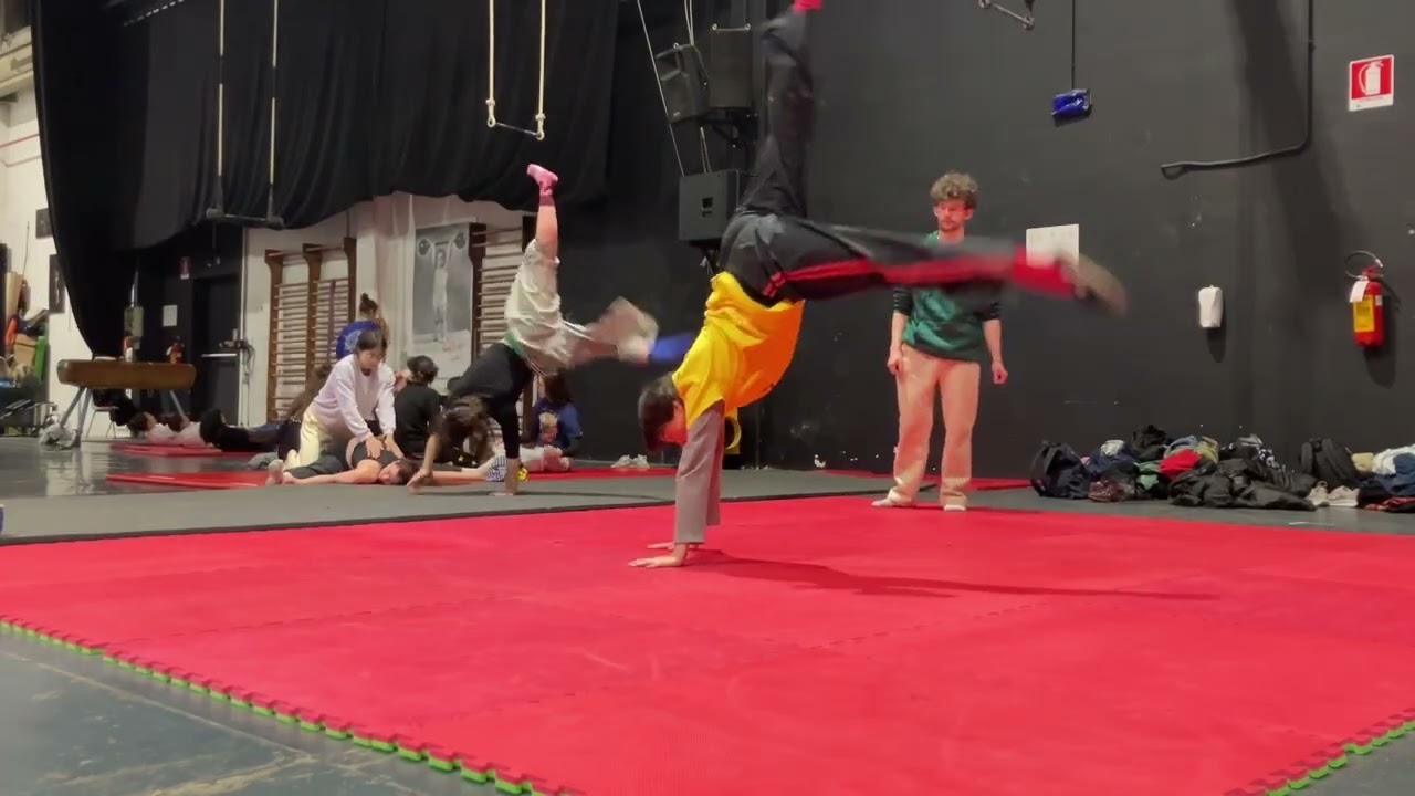 Vidéo 1 Arts du Cirque Adele Costerg Esac 