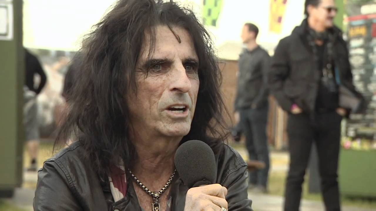 The Lowdown @ Download 2011: Alice Cooper
